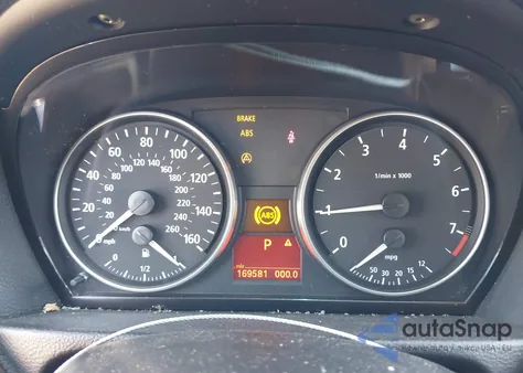 2006 BMW 325I z USA, uszkodzony, nr VIN WBAVB13596PT03563